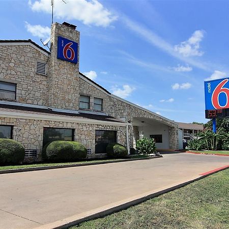 Motel 6 Austin, Tx - Central Downtown Ut Екстер'єр фото