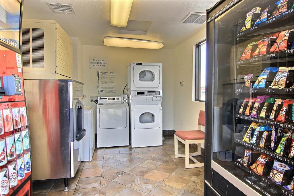 Motel 6 Austin, Tx - Central Downtown Ut Екстер'єр фото