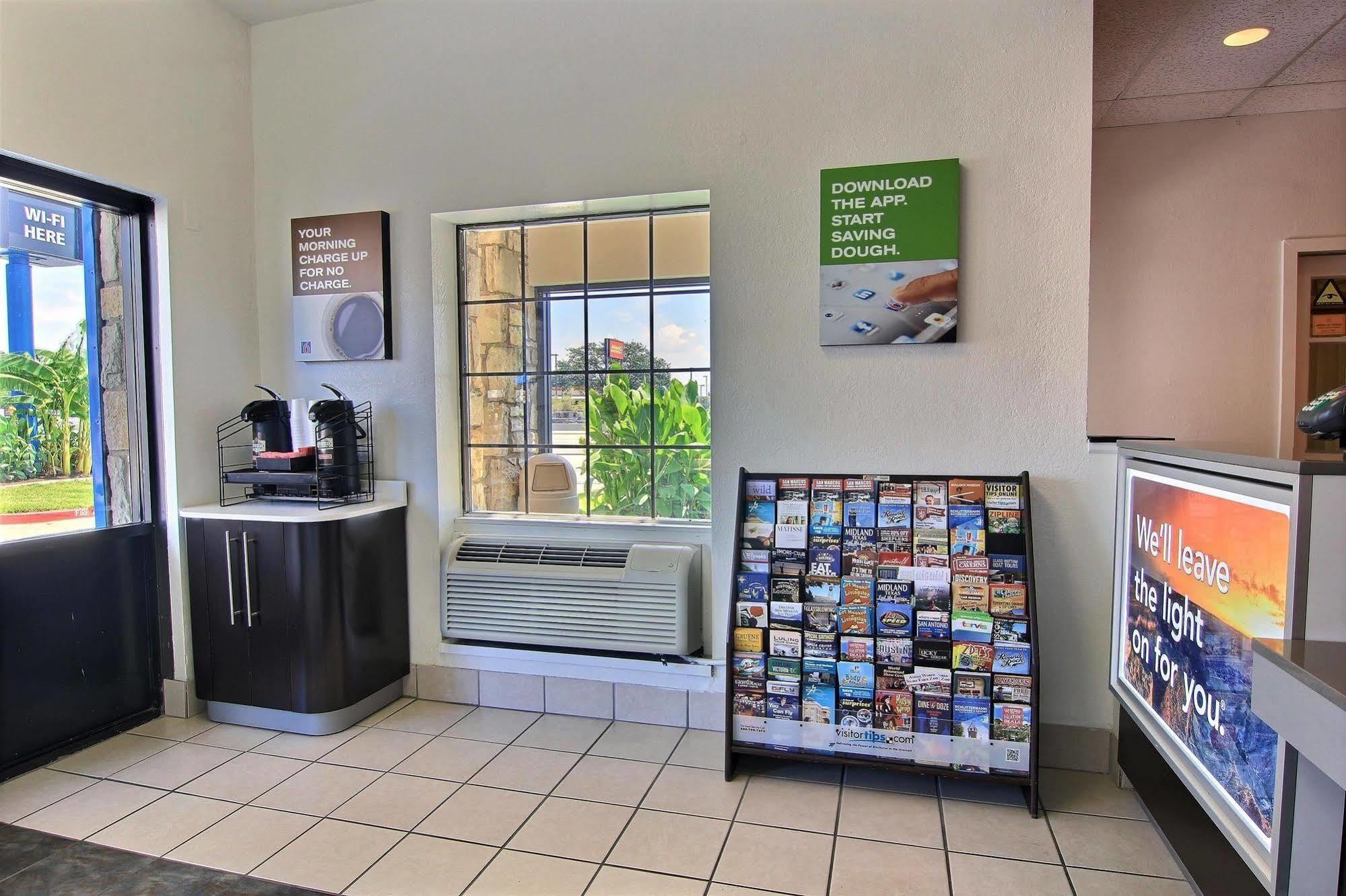 Motel 6 Austin, Tx - Central Downtown Ut Екстер'єр фото