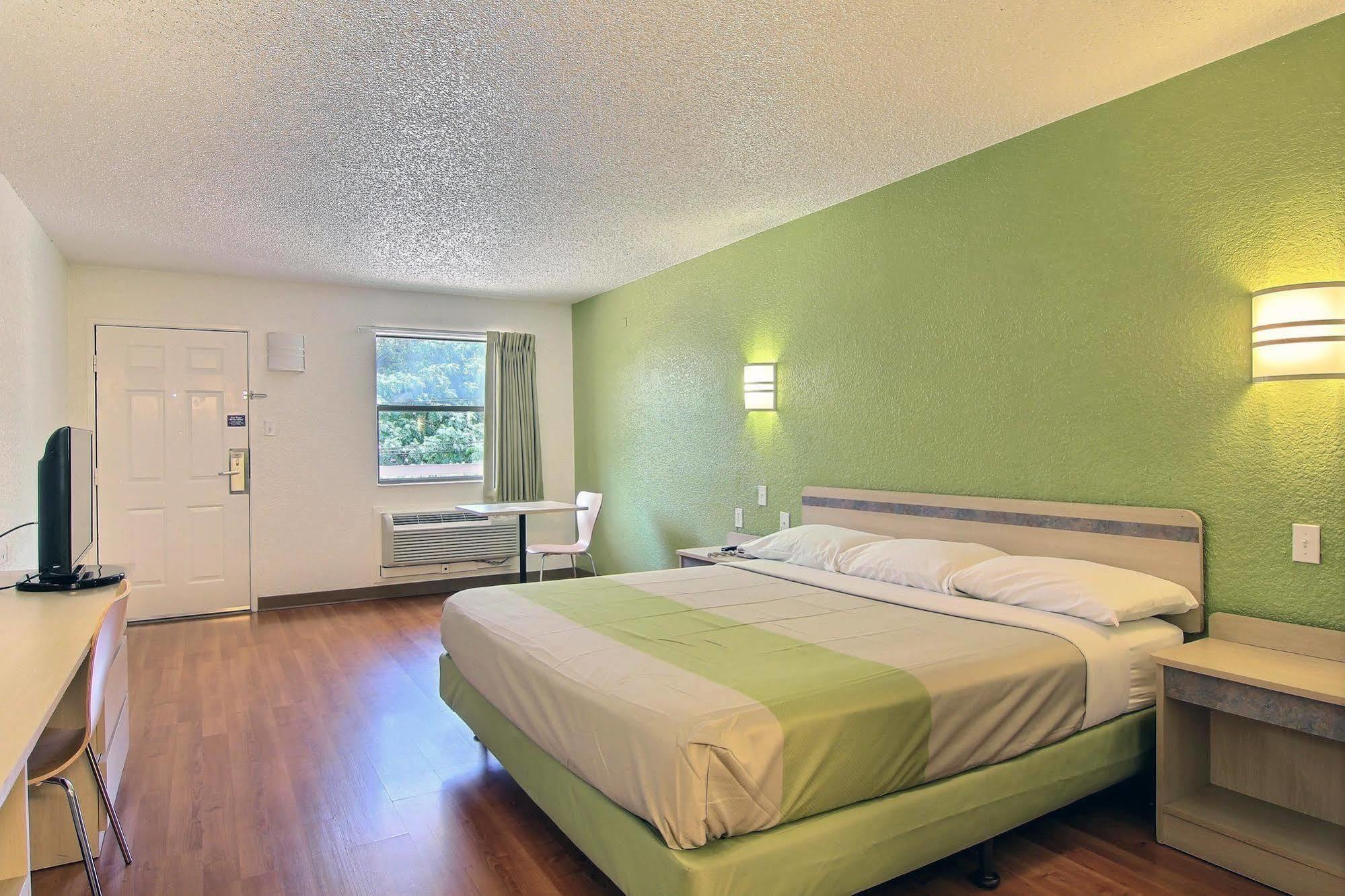 Motel 6 Austin, Tx - Central Downtown Ut Екстер'єр фото